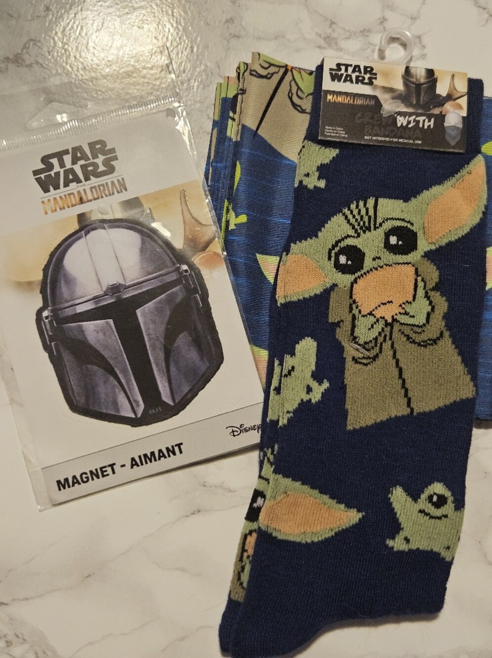 Star Wars Grogu Navy and Green Crew Socks And Magnet